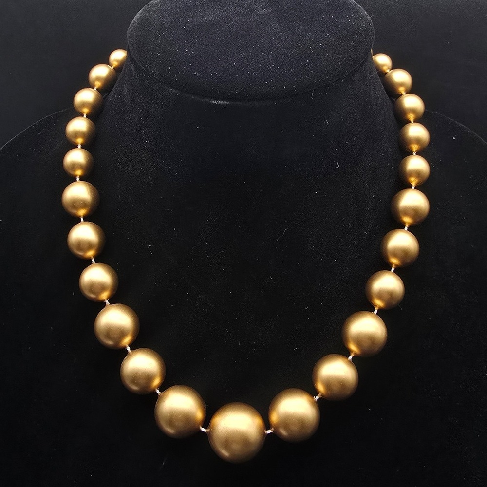 Avon Gold Tone Metallic Luster Beaded Necklace Graduated Vintage Classic